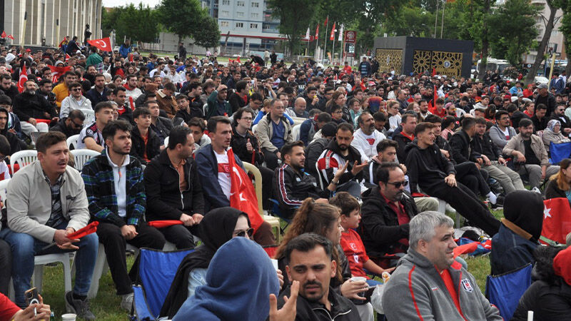 Kütahya’da Dev Ekran Maç Yayının Iptal Edildi (1)