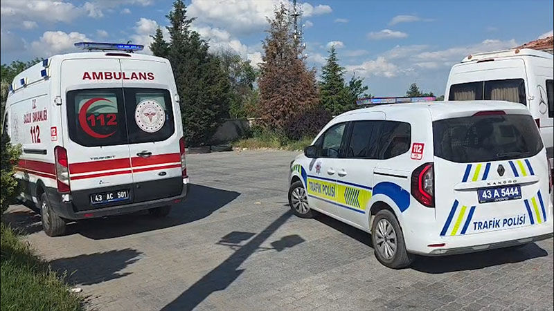 Kütahya’da Hafif Ticari Araç, Yaşlı Kadına Çarptı (3)