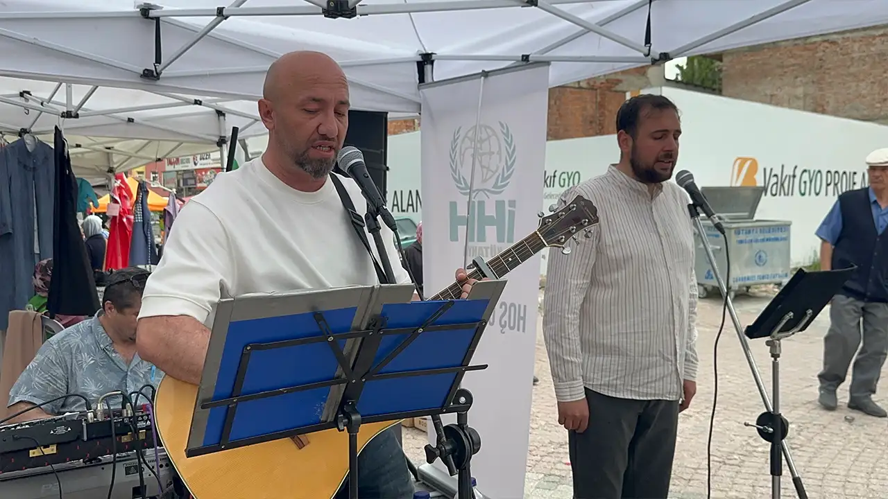 Kütahya’da Hayır Çarşısı Ve Müzik Ziyafeti6
