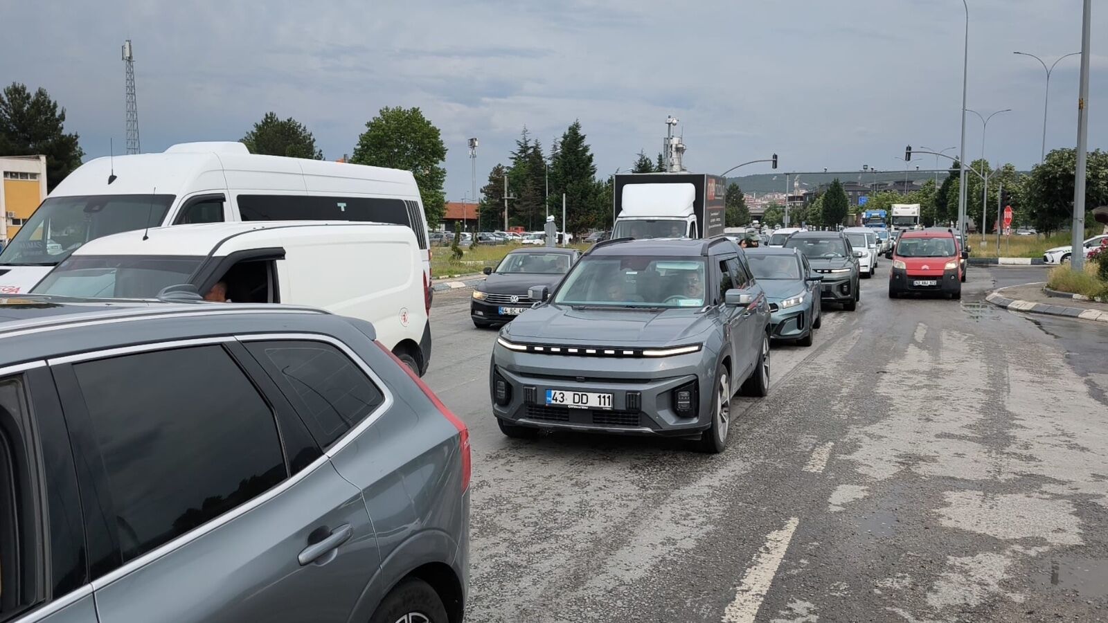 Kütahya’da Içecek Paleti Yola Devrildi (3)