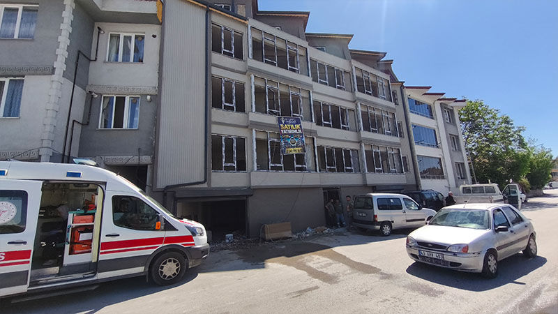 Kütahya’da Inşaattan Düşen Işçi Yaralandı (2)