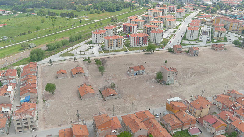 Kütahya’da Kentsel Dönüşümün Ortasında Tek Kaldı (5)