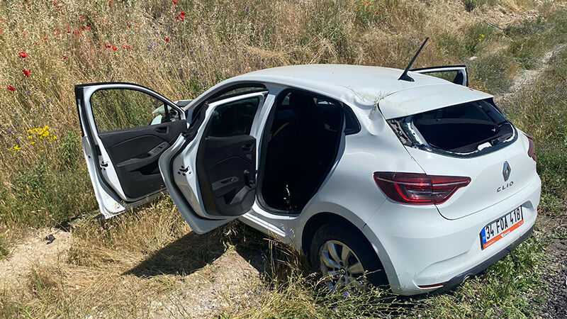 Kütahya’da Kontrolden Çıkan Otomobil Takla Attı (1)