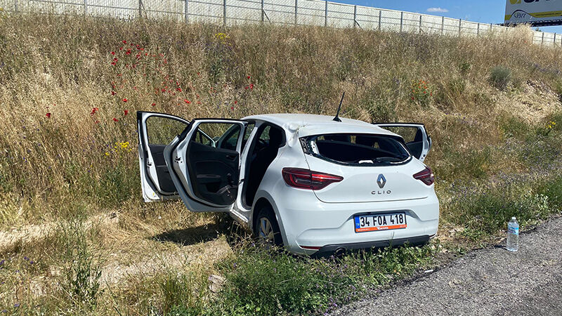 Kütahya’da Kontrolden Çıkan Otomobil Takla Attı (2)