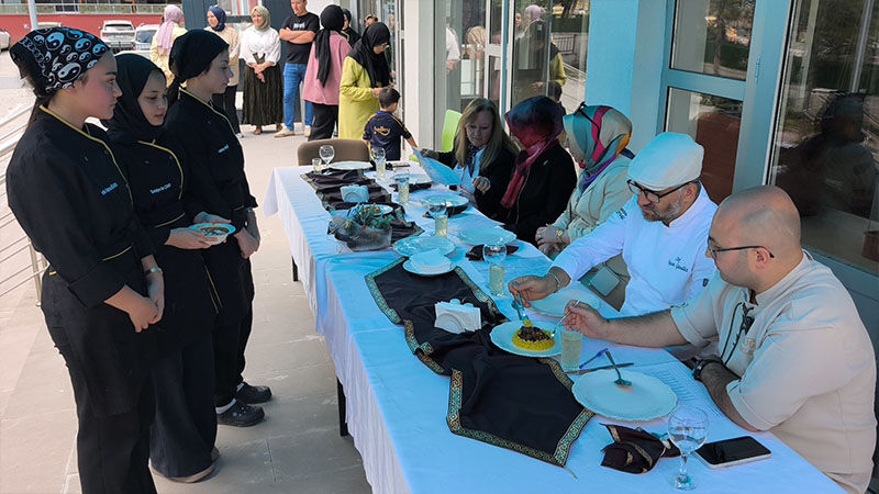 Kütahya’da Lise Öğrencileri En Güzel Yemek Için Yarıştı (2)