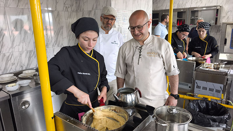 Kütahya’da Lise Öğrencileri En Güzel Yemek Için Yarıştı (4)