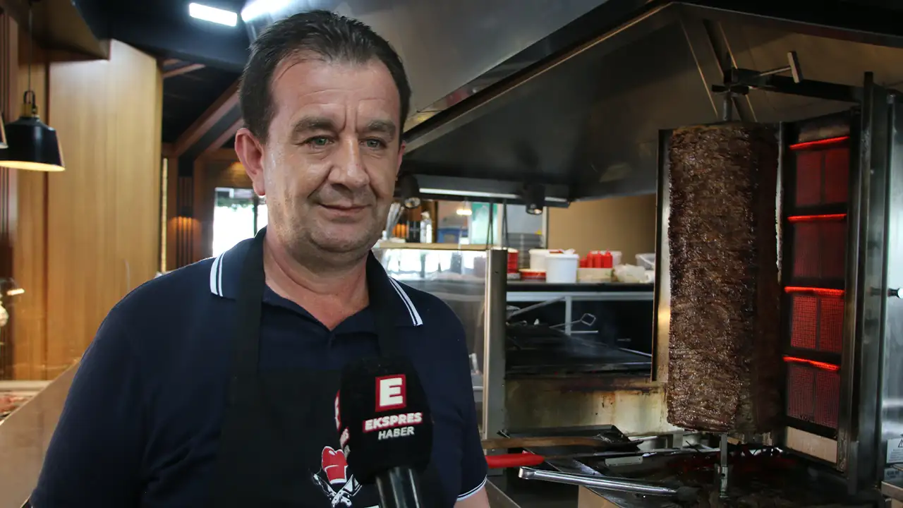Kütahya’da Meşhur Dönerci Şeref Çetin, Her Hafta Etusta'da3