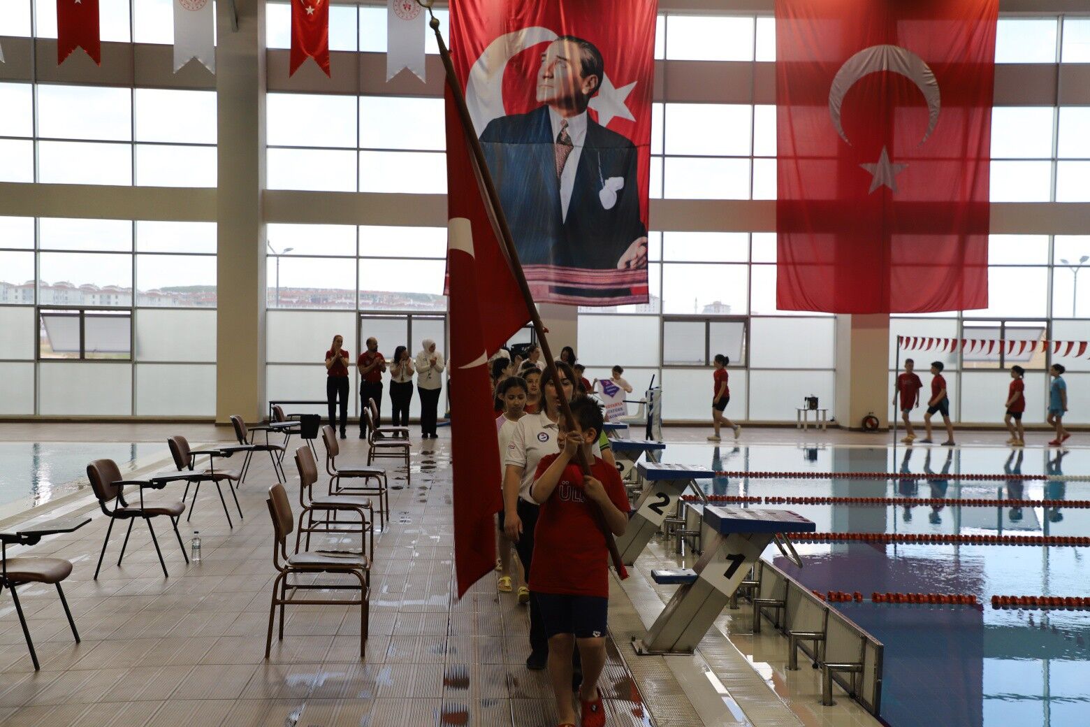 Kütahya'da Minikler Yüzme Yarışları Başladı1