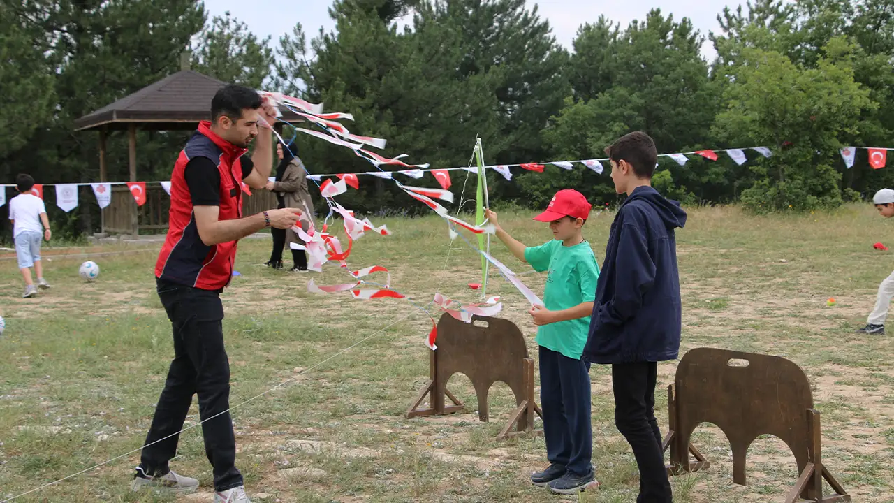 Kütahya’da Öğrenciler Piknikte Eğlendi, Harçlıkları Verildi4