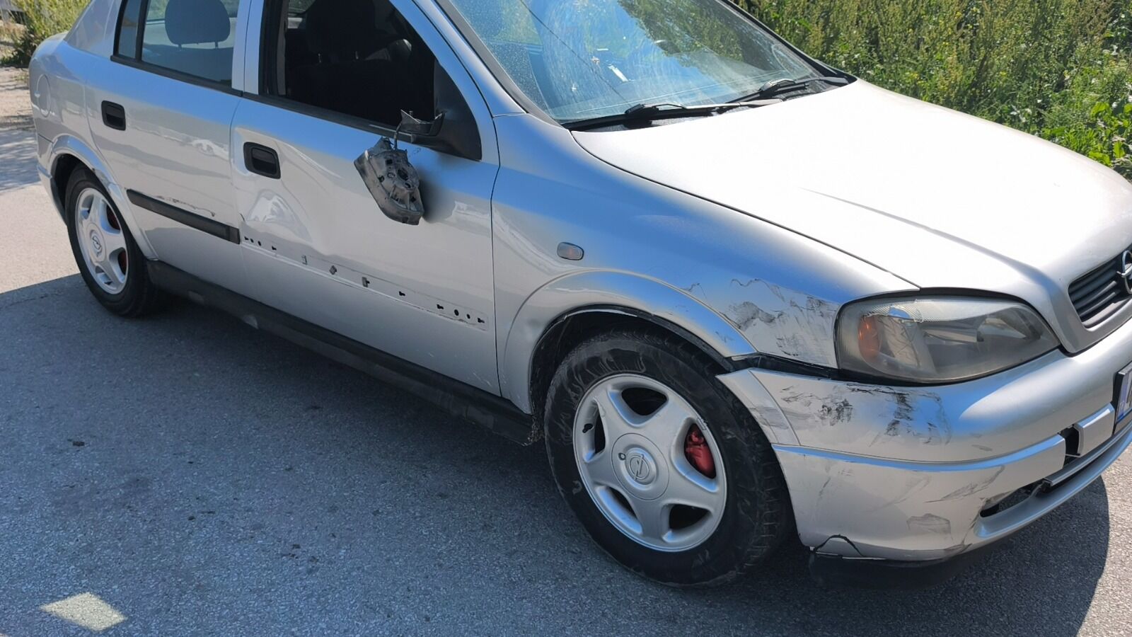 Kütahya’da Otomobil Motosikletle Çarpıştı, Sürücü Ağır Yaralı
