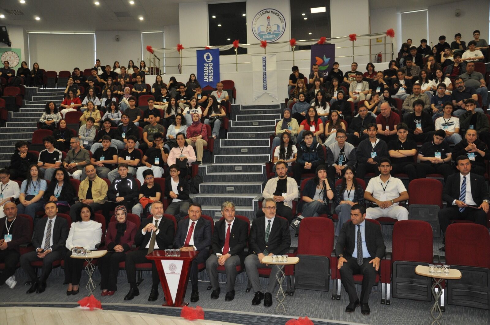 Kütahya’da Projelerine Yarıştıran Öğrenciler Ödüllendirildi