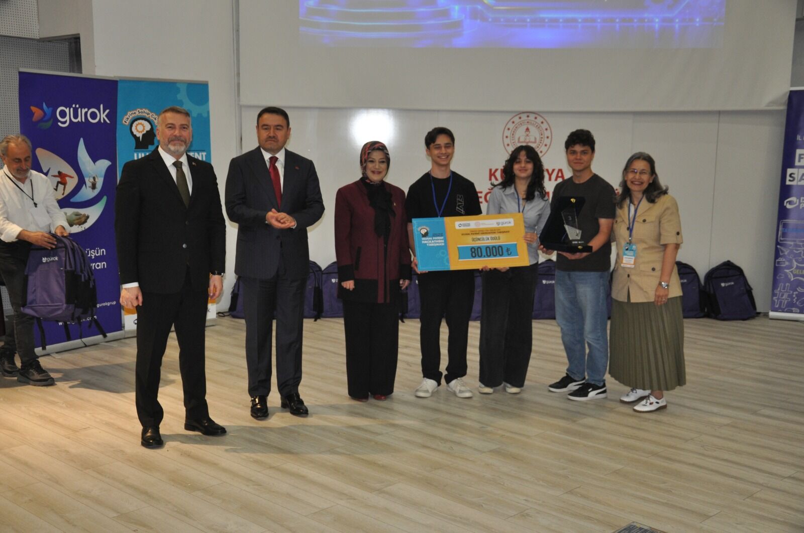 Kütahya’da Projelerine Yarıştıran Öğrenciler Ödüllendirildi3