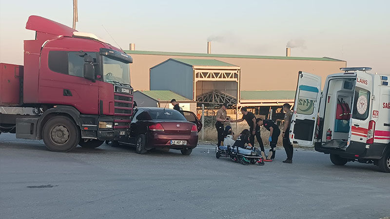 Kütahya’da Tır Ile Otomobil Çarpıştı, Sürücüler Yaralandı (4)