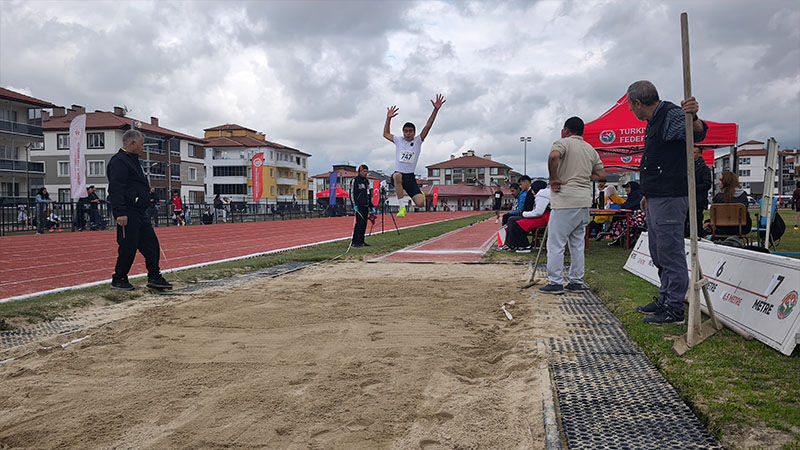 Kütahya’da U 14 Atletizm Şampiyonası Başladı (1)