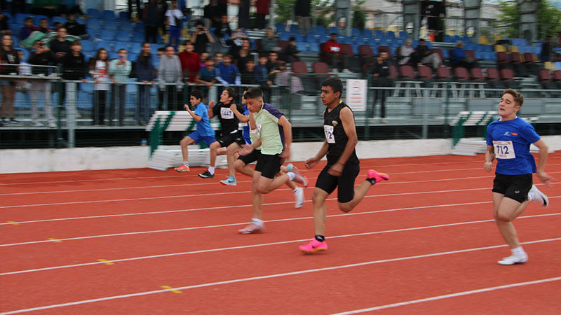 Kütahya’da U 14 Atletizm Şampiyonası Başladı (3)