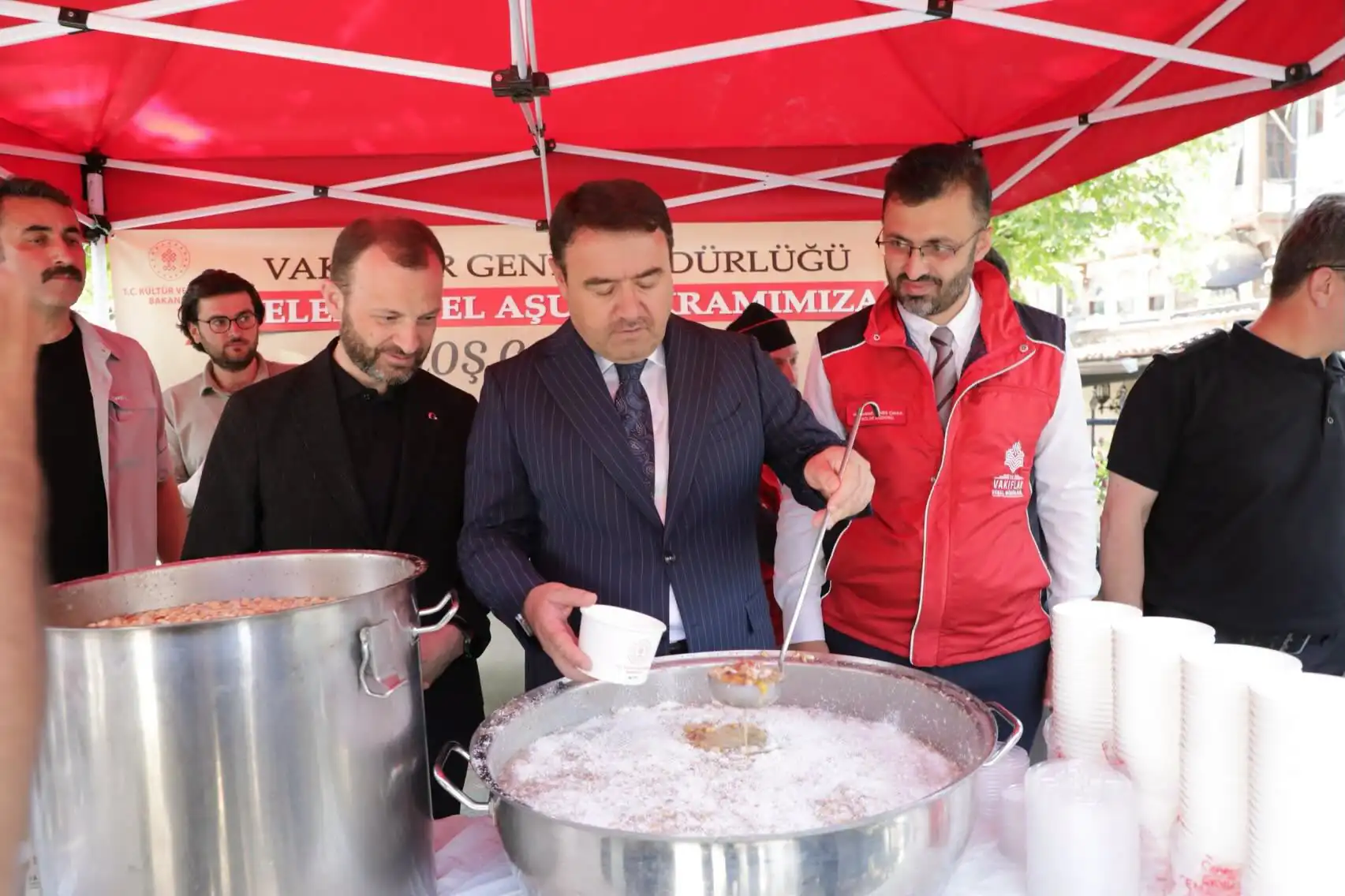 Kütahya’da Vatandaşlara Aşure Ikram Edildi 1