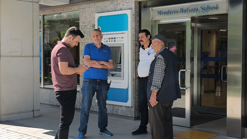 Kütahya’da Yaşlı Adam Hesap Bilgilerini Verecekti, Polis Engelledi (3)