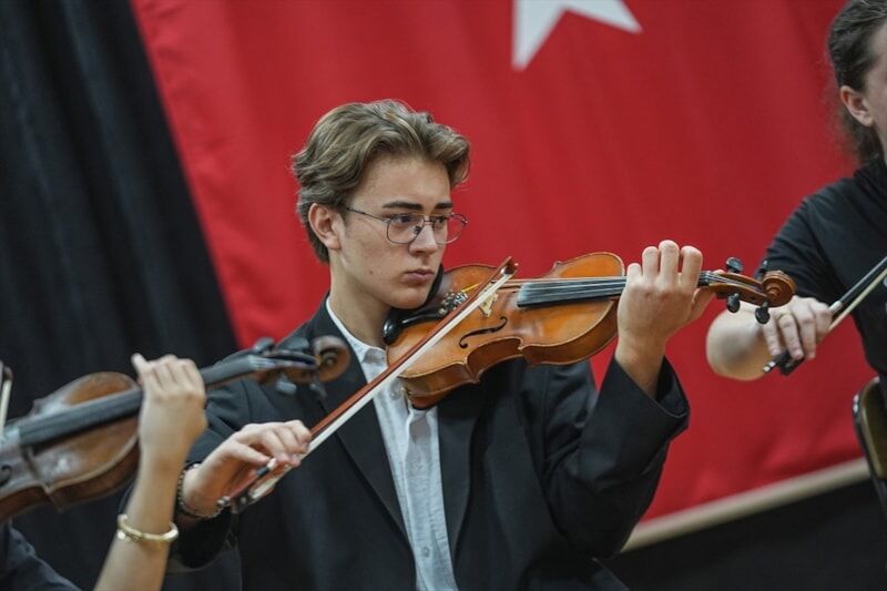 Milli Takım Marşını Bursalı Öğrenciler Besteledi3