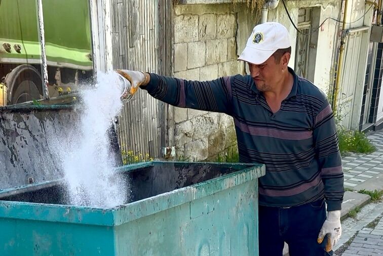 Tavşanlıda Konteynerler Yıkanıp Dezenfekte Oluyor4