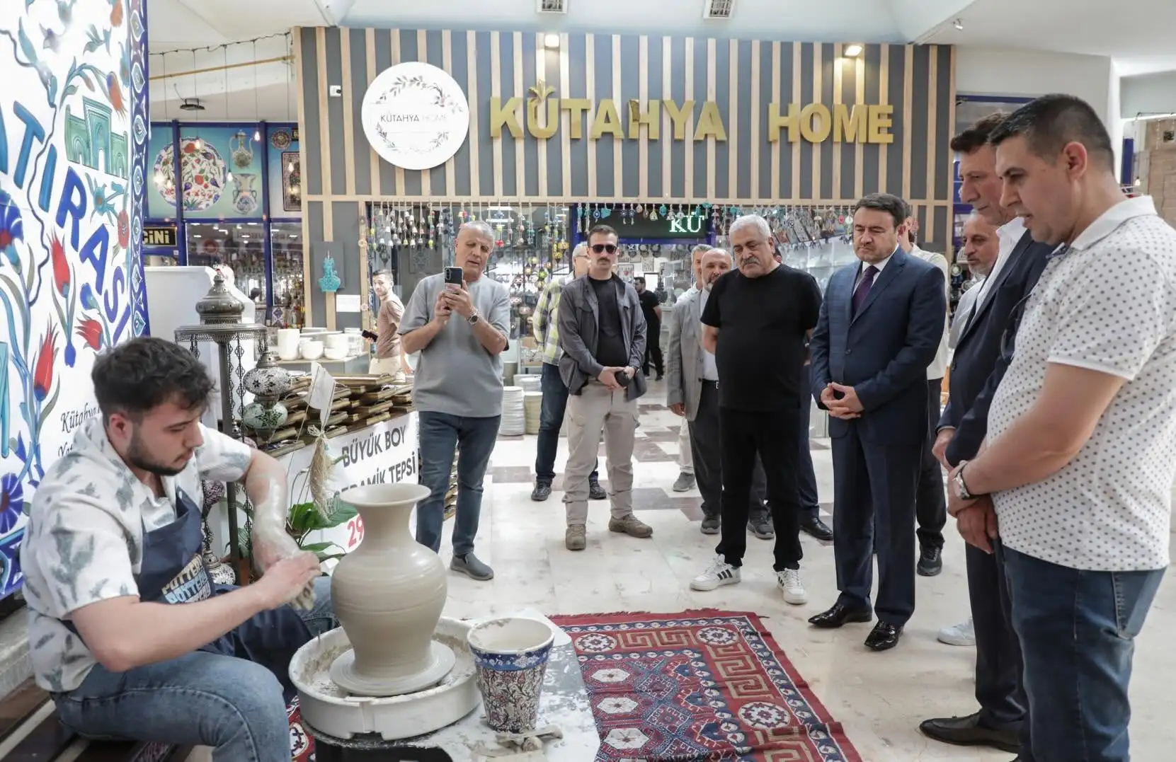 Vali Işın’dan Kervansaray Çiniciler Çarşısı’na Ziyaret