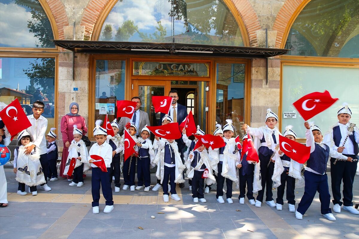 25 Çocuk İçin Toplu Sünnet Töreni Düzenlendi (2)