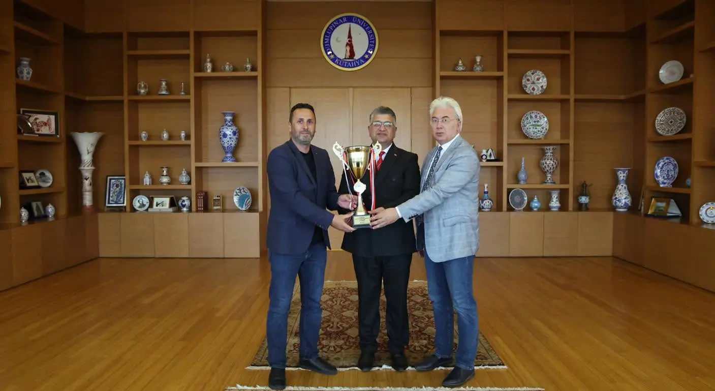 Dpü Erkek Plaj Hentbolu Takımı Türkiye Şampiyonu Oldu (1)