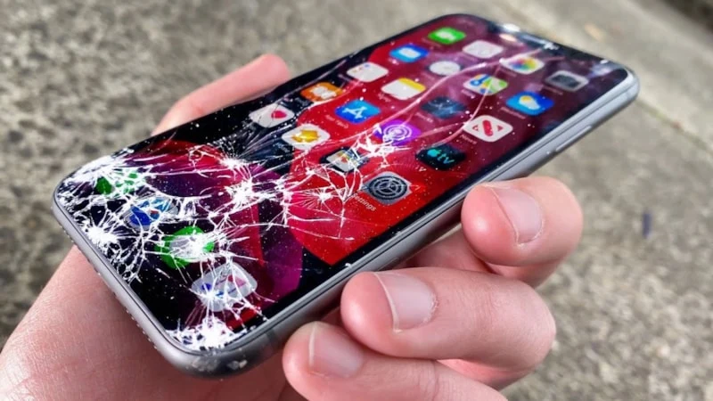 Erkekler Iphone'larını Neden Parçalamaya Başladı?