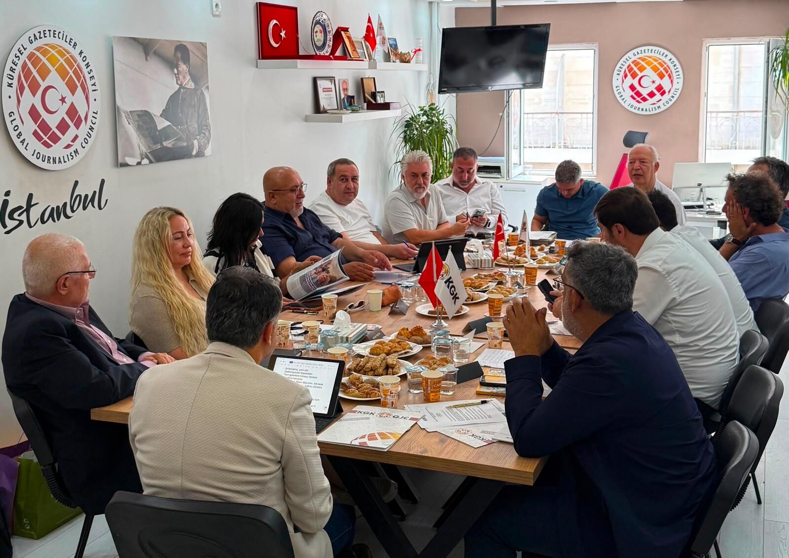 Küresel Gazeteciler Konseyi'nde Yeni Yönetim Görev Dağılımını Yaptı (2)