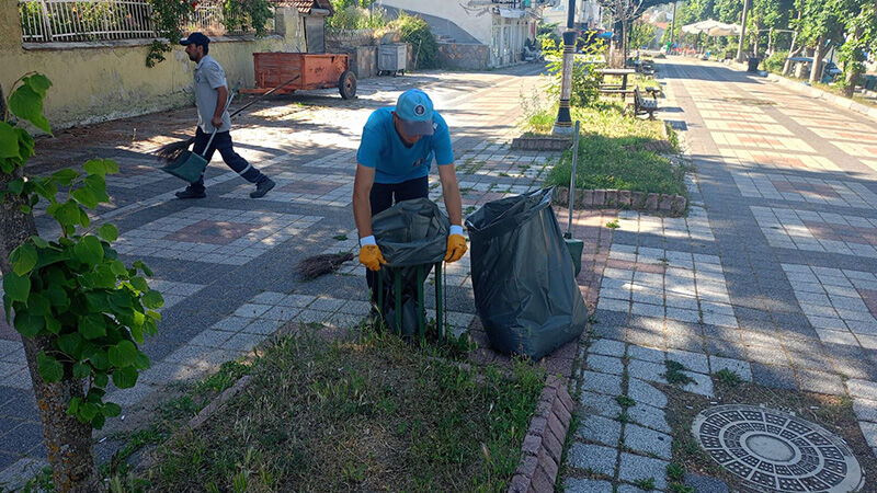 Kütahya Ilıca'da Temizlik Çalışması Yapıldı (1)