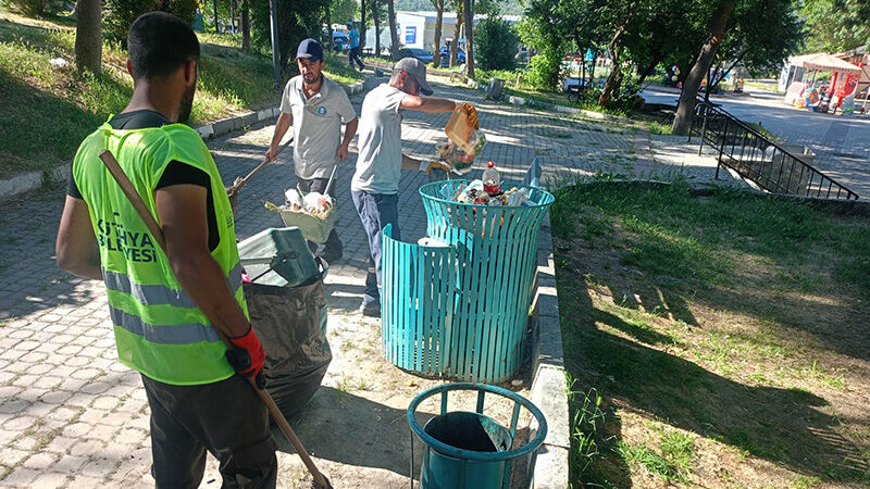 Kütahya Ilıca'da Temizlik Çalışması Yapıldı (3)