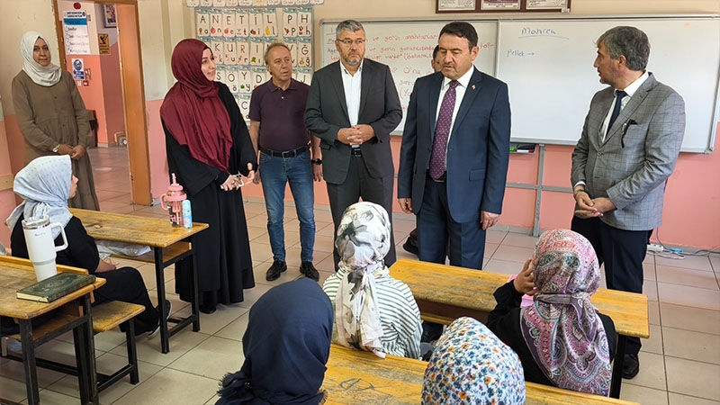 Kütahya Valisi Işın, Çocukların Dondurma Isteğine Kayıtsız Kalmadı (3)