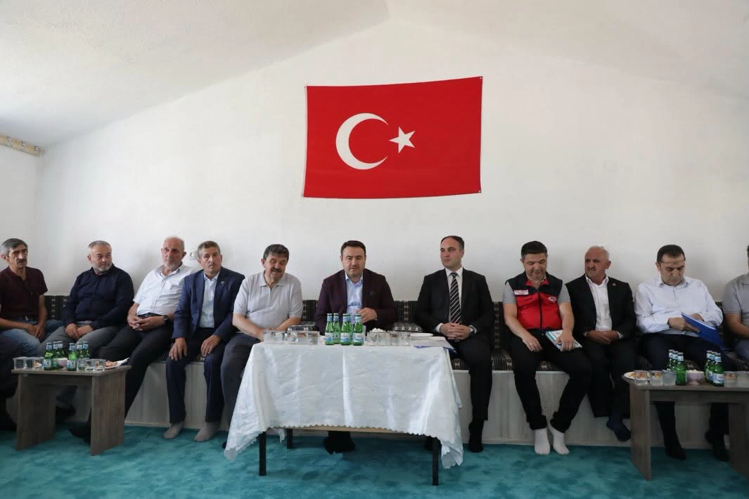 Kütahya Valisi Işın, Muhtarların Taleplerini Yerinde Dinledi