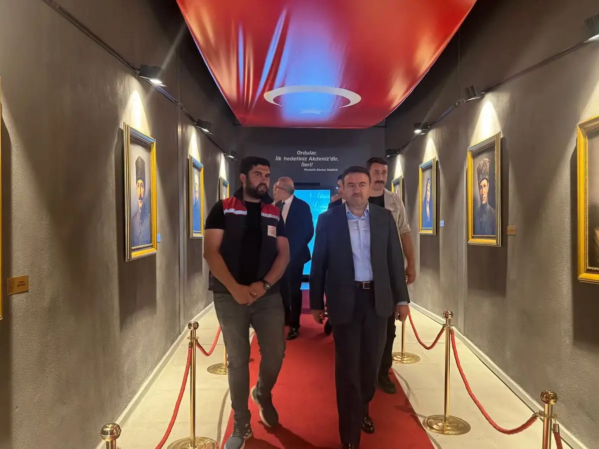Kütahya Valisi Musa Işın Dumlupınar Şehitliği Ve Diorama Müzesi'ni Ziyaret Etti (1)