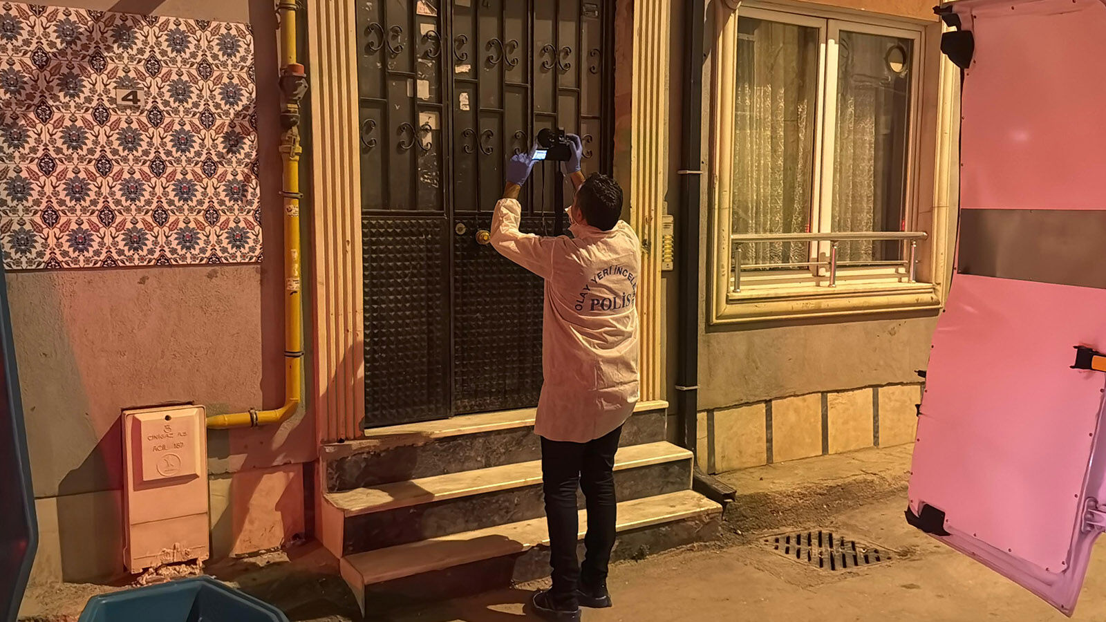 Kütahya’da 24 Yaşındaki Genç Evde Ölü Bulundu (3)