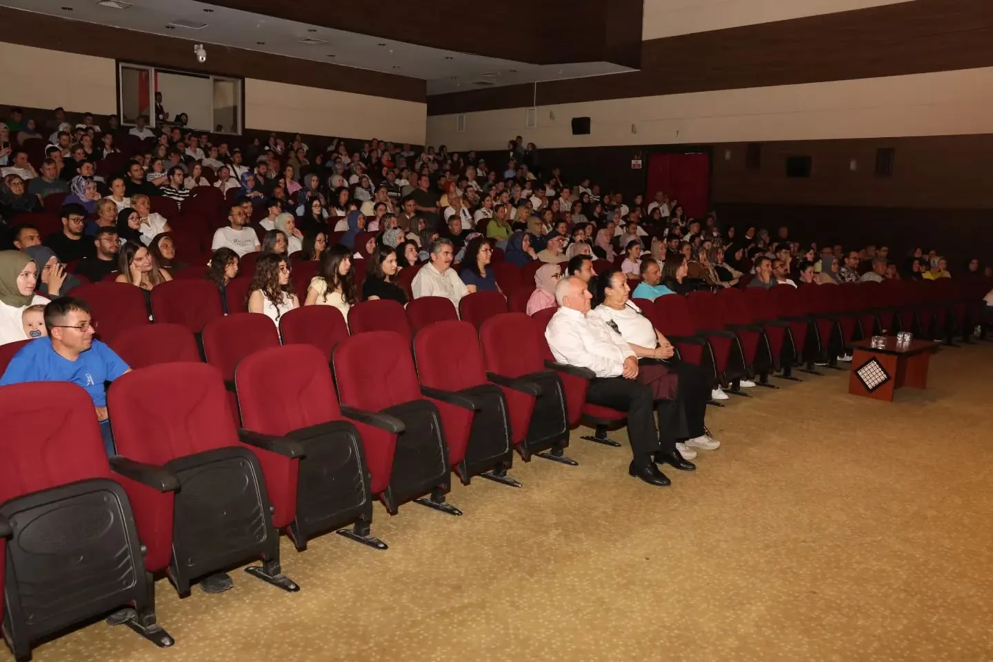 Kütahya’da “7 Kocalı Hürmüz” Tiyatro Oyunu Sahnelendi 1