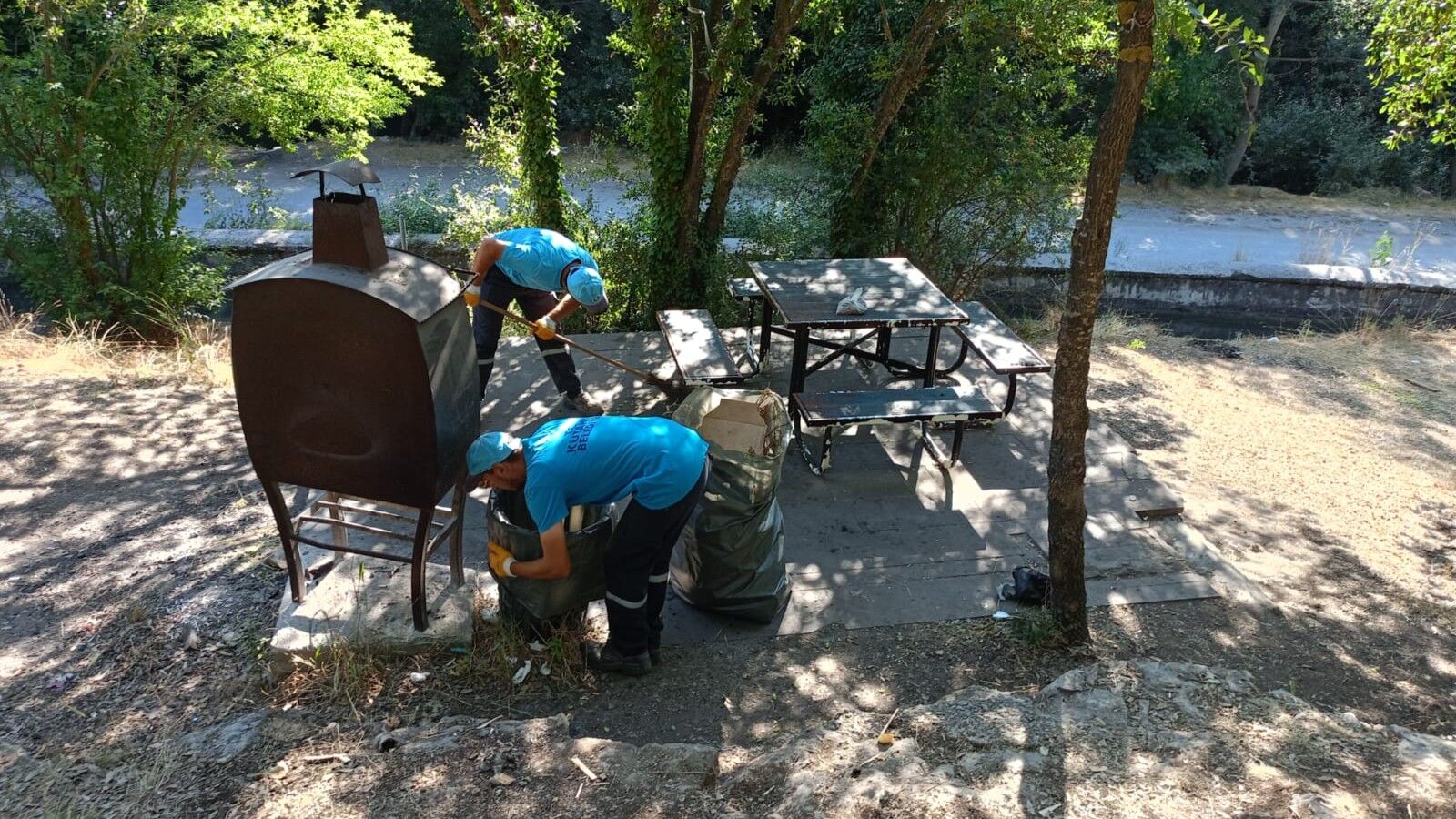 Kütahya'da Ağaçköy Regülatör Piknik Alanında Temizlik (1)
