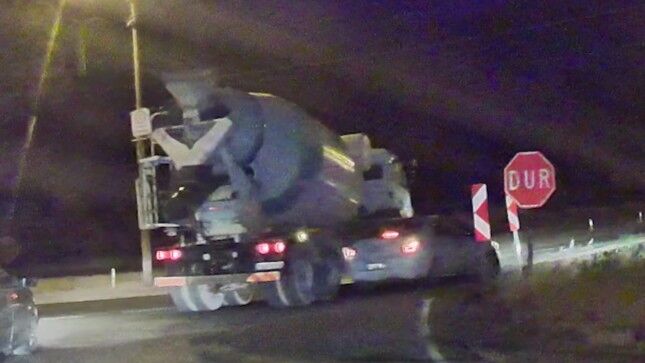 Kütahya'da Beton Mikseri Otomobili Az Kalsın Altına Alacaktı (5)