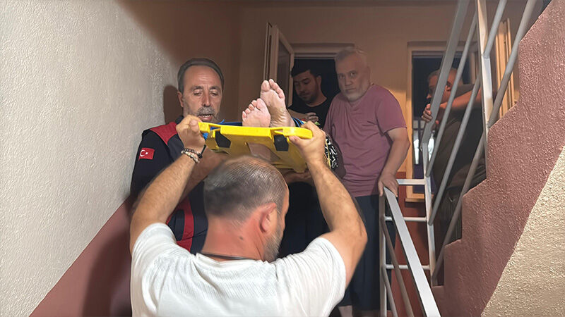 Kütahya’da Düşerek Evde Mahsur Kaldı Ekipler Kurtardı (2)