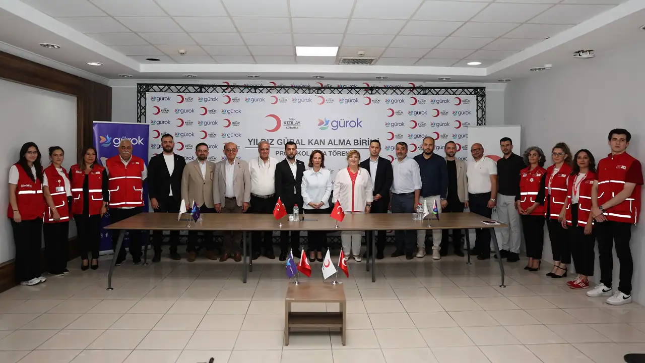 Kütahya’da Gürok Grup’tan Kızılay’a Anlamlı Bağış5