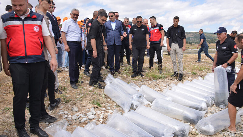 Kütahya’da Iç Su Kaynakları Balıklandırılıyor (6)