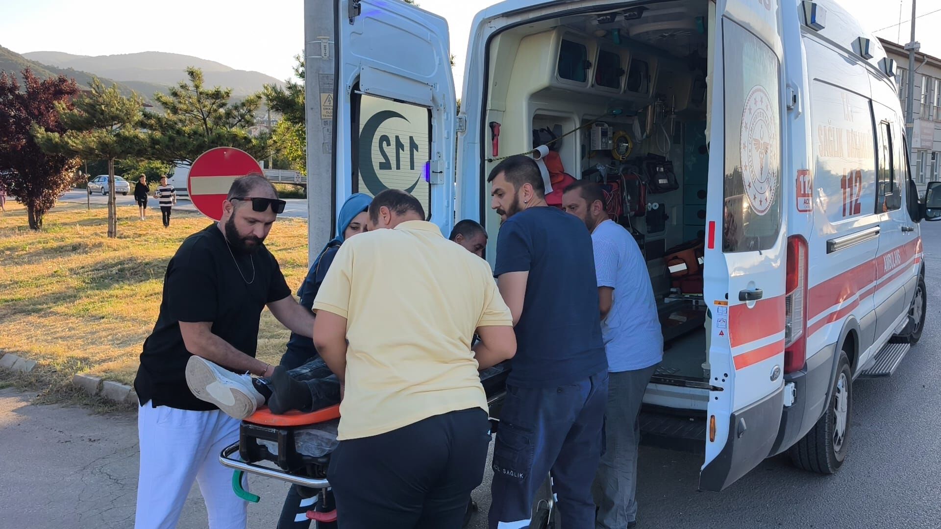 Kütahya’da Motosikletler Çarpıştı, 2 Yaralı (1)