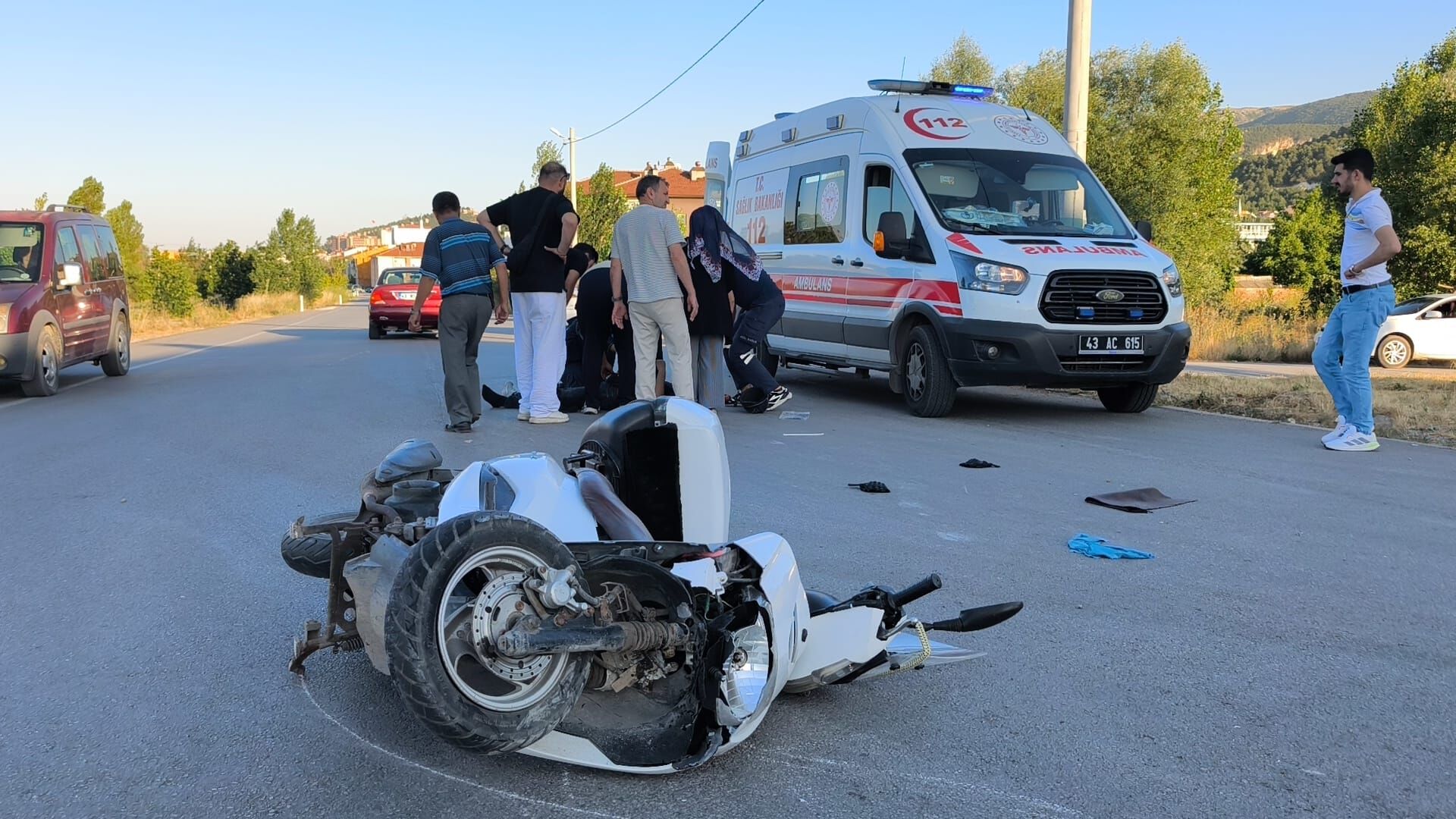 Kütahya’da Motosikletler Çarpıştı, 2 Yaralı (3)