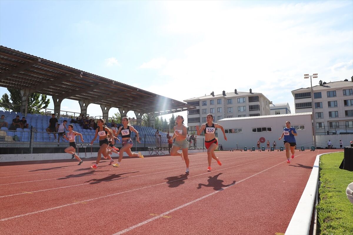 Kütahya'da Naili Moran Atletizm Yarışmaları Tamamlandı (3)