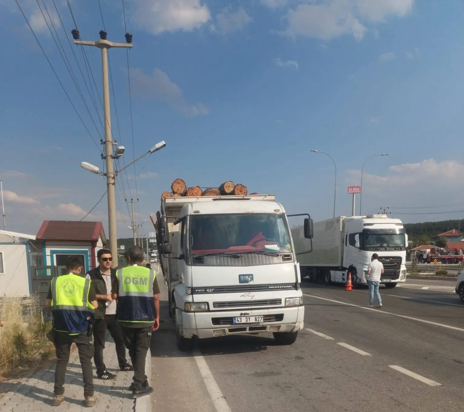 Kütahya’da Orman Emvali Taşıyan Araçlara Denetim (3)