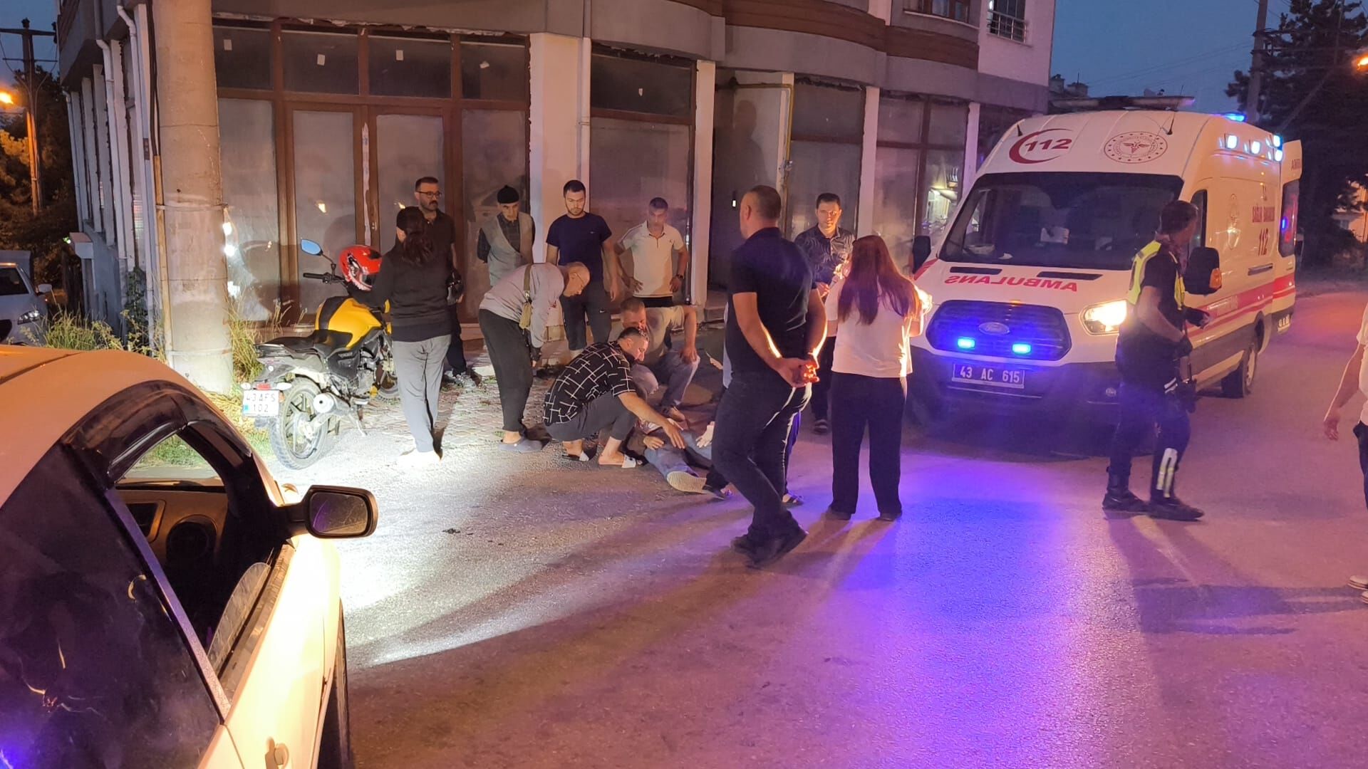 Kütahya'da Otomobil Motosikletle Çarpıştı, 1 Yaralı (3)