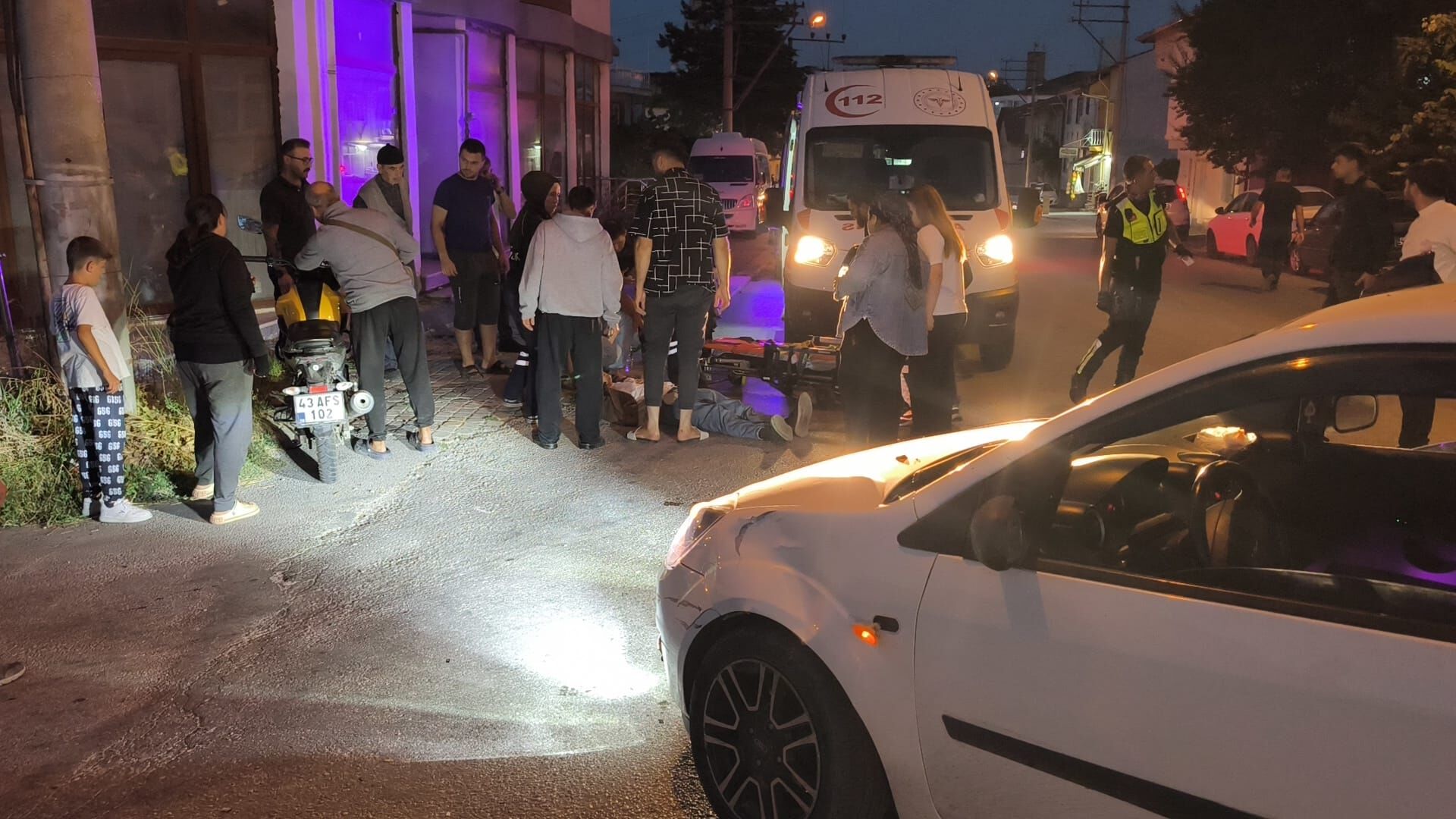 Kütahya'da Otomobil Motosikletle Çarpıştı, 1 Yaralı (4)