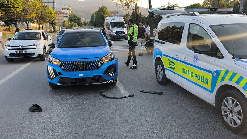 Kütahya'da Otomobilin Çarptığı Kişi Ağır Yaralandı (4)