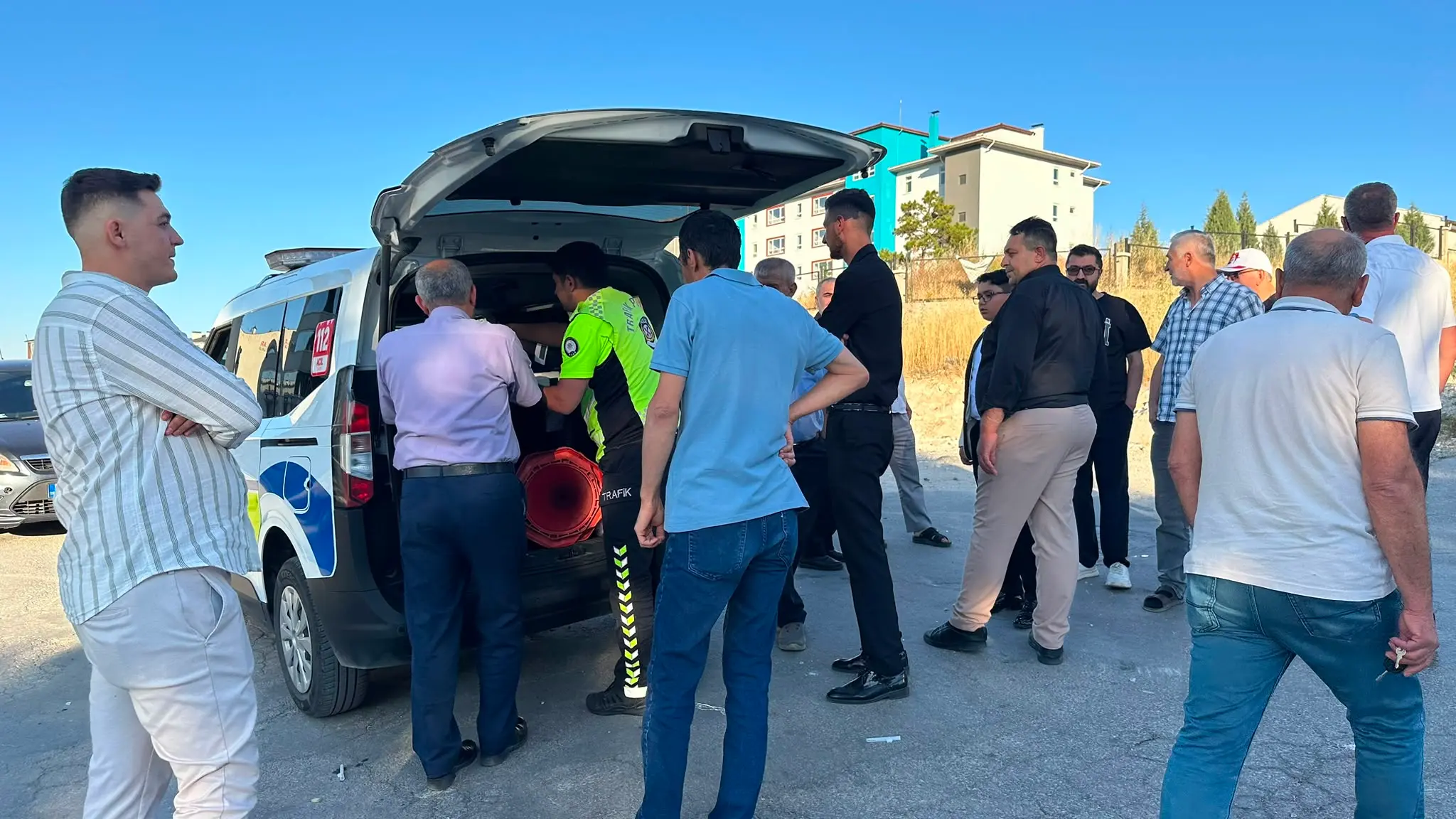 Kütahya'da Tahliye Yolundan Çıkan Otomobil Kazaya Neden Oldu (3)