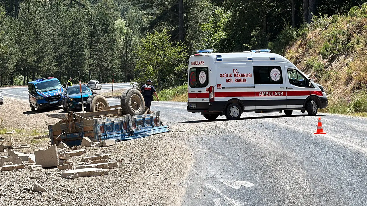 Kütahya'da Traktör Uçuruma Sürüklendi, Sürücü Yaralı3