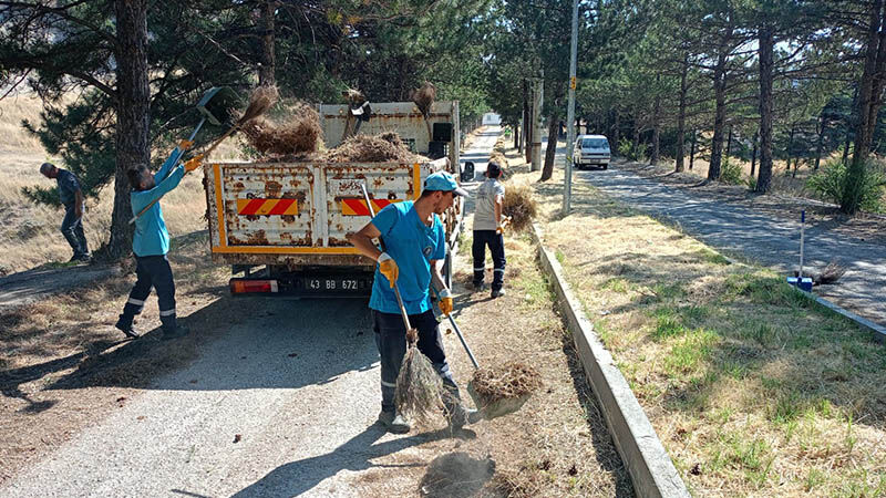Kütahya'da Uçurtma Şenliği Öncesi Sofça'da Temizlik Çalışması (1)